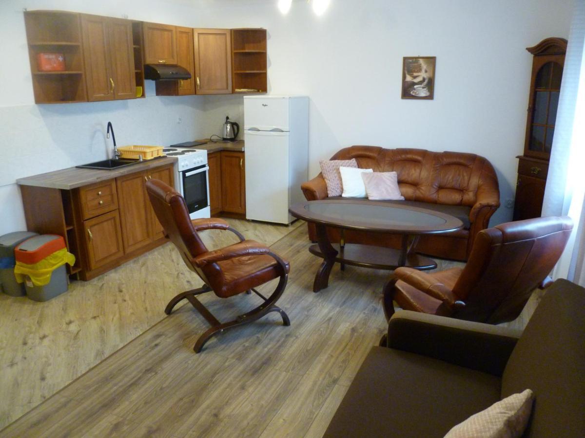 Klimatyczny Domek - Apartamenty & Noclegi Slawecin Екстериор снимка